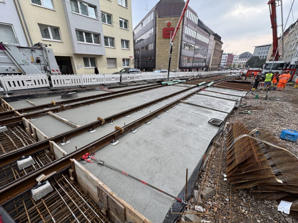 Betonarbeiten im Bereich einer Gleisanlage von Stern Bau